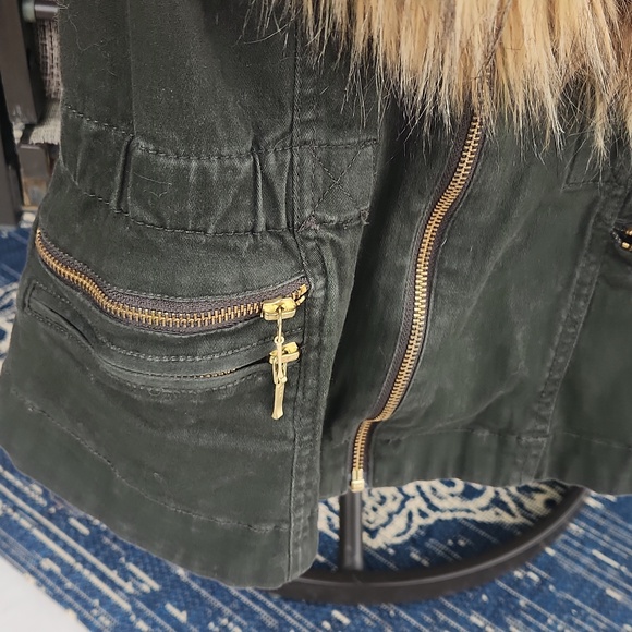 Vest - Picture 4 of 4